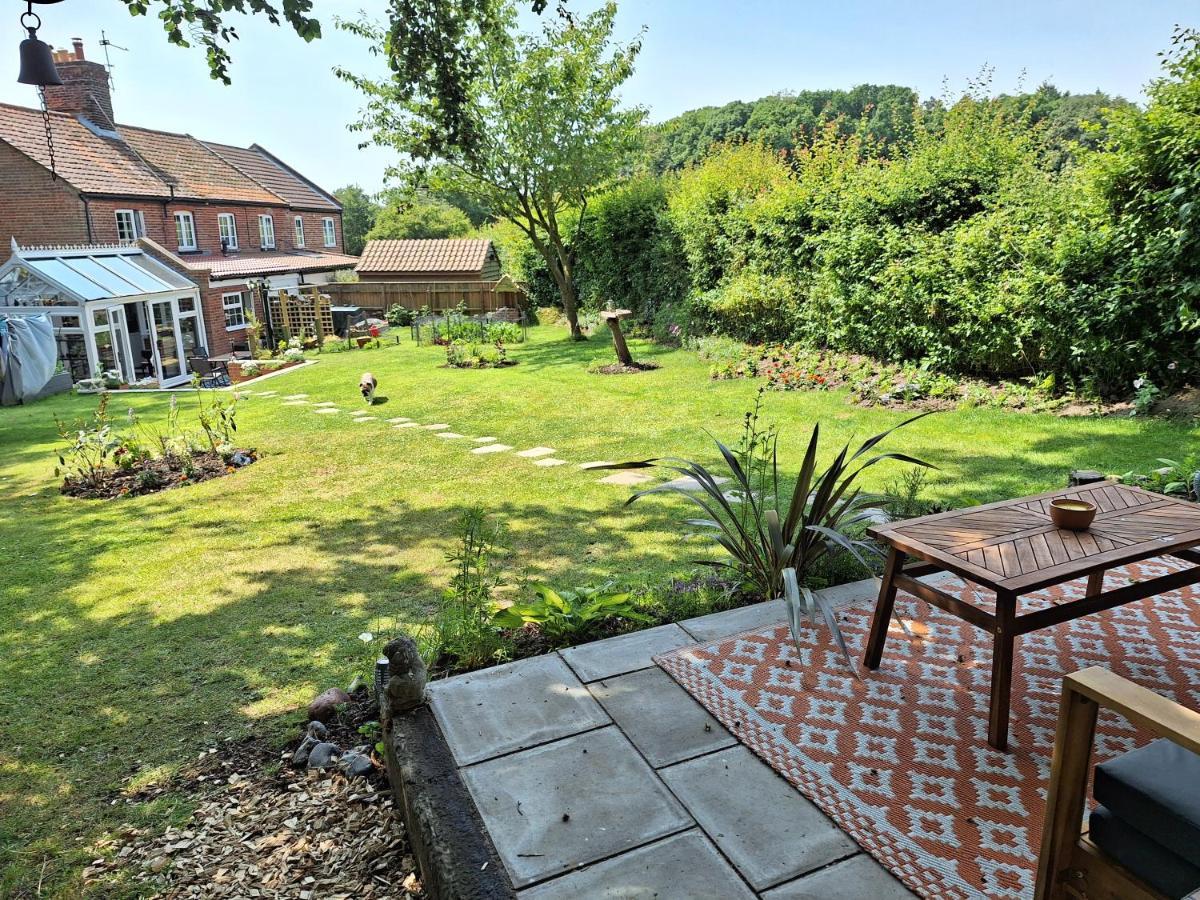 Lilac Cottage Cabin Swafield ภายนอก รูปภาพ