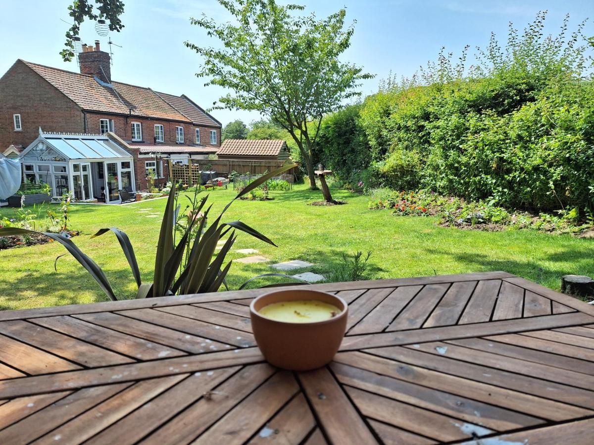Lilac Cottage Cabin Swafield ภายนอก รูปภาพ